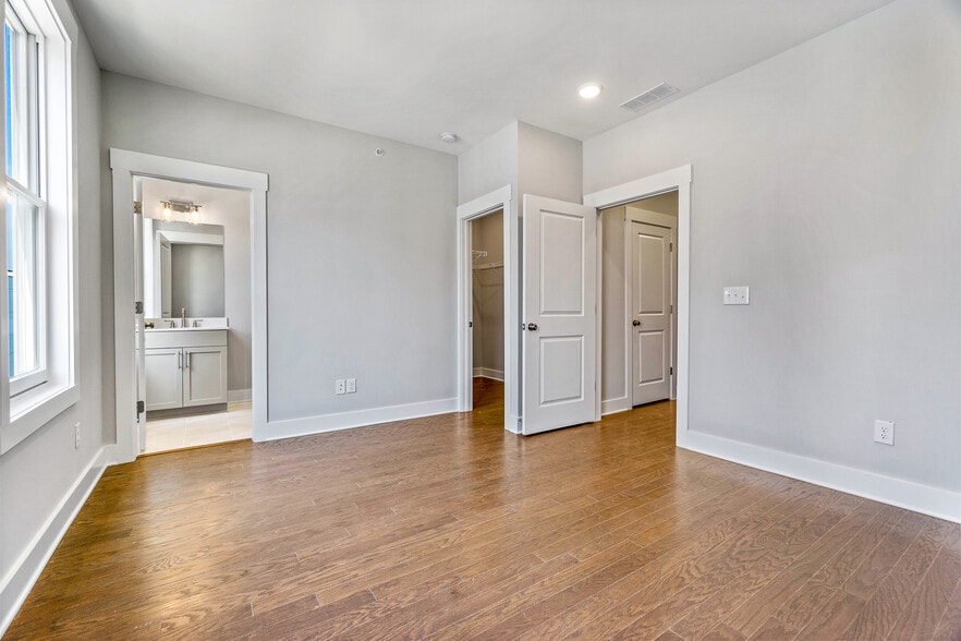 Building Photo - 1028 Robert Smalls Way