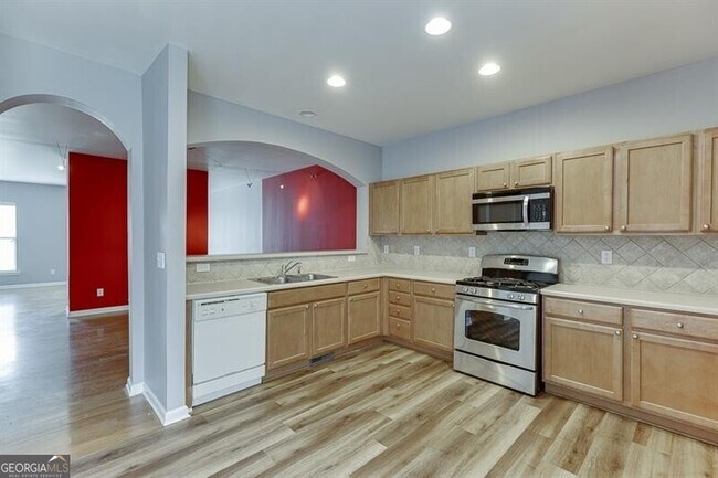 Building Photo - 805 Tulip Poplar Way