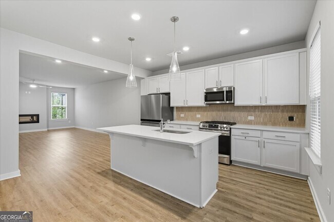 Building Photo - 2030 Main St NW