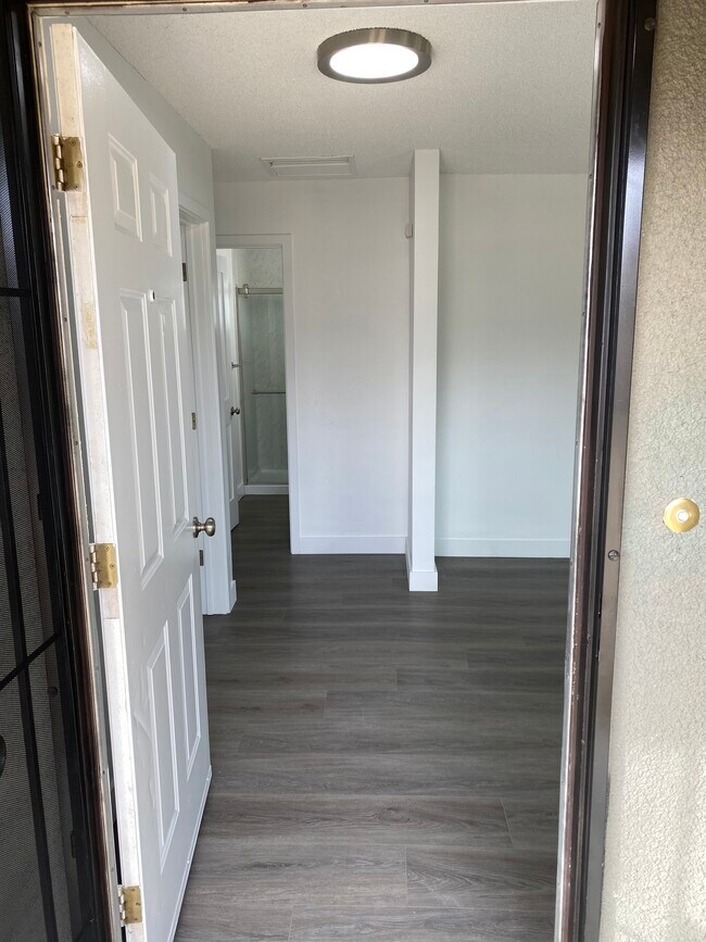 Building Photo - 61880 Verbena Rd