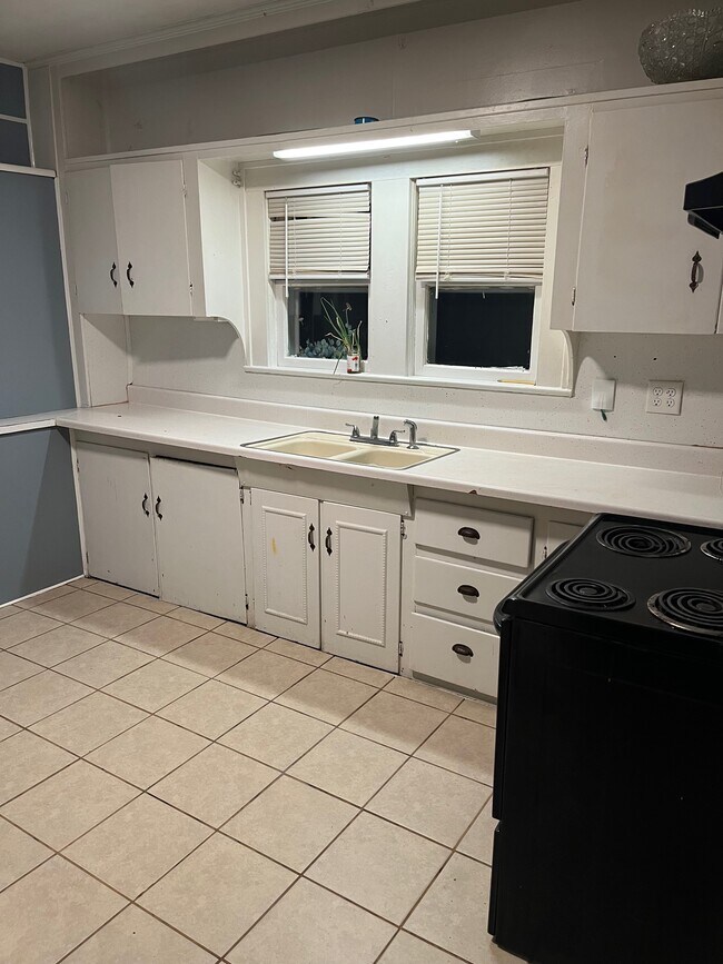 Building Photo - 1917 N 8th St