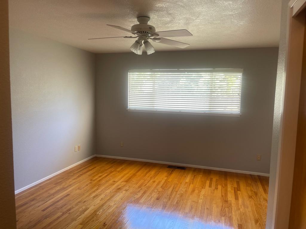 Building Photo - 1004 Wellington Dr