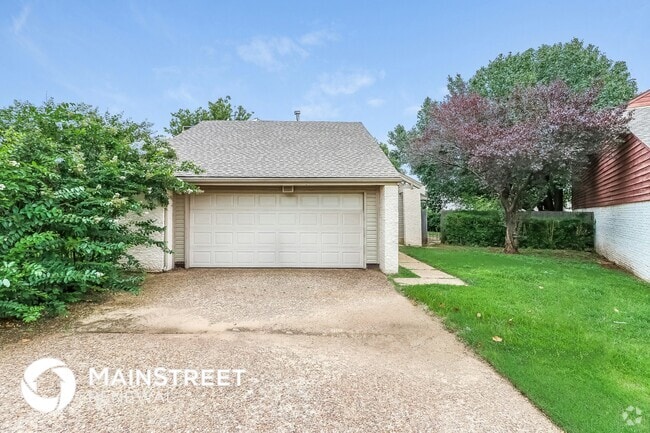 Building Photo - 5903 Fox Run Way