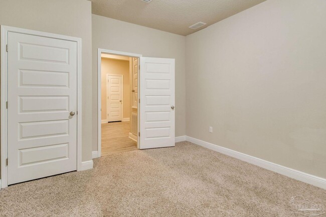Building Photo - 10880 Deer Run Blvd