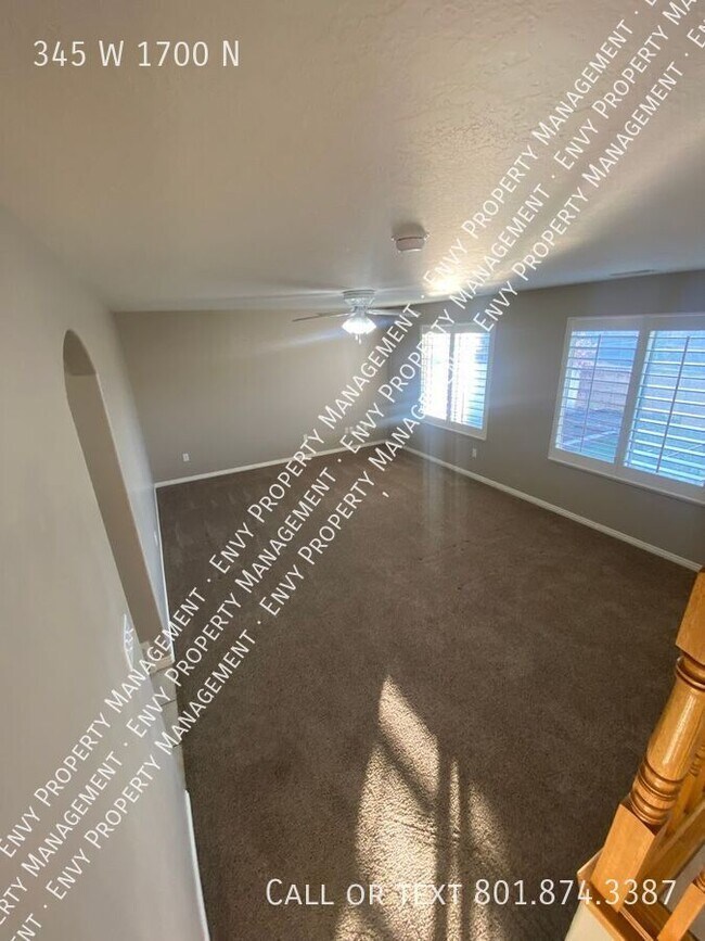 Building Photo - 345 1700 N