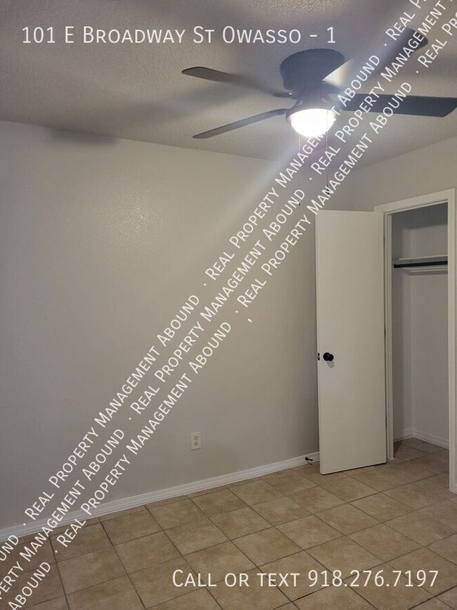 Building Photo - 101 E Broadway St