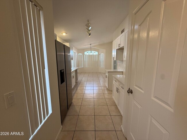 Building Photo - 1191 W Lark Dr