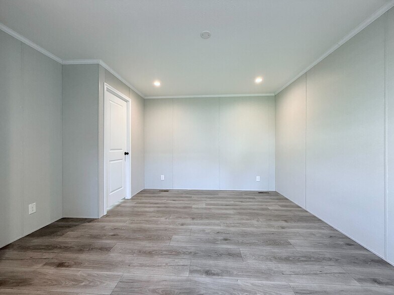 Building Photo - 29649 Cambridge Ct