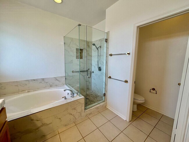 Building Photo - Upcoming! Move in Ready 7/25/26 Spacious 4 Bed/2.5 Bath Home Escondido