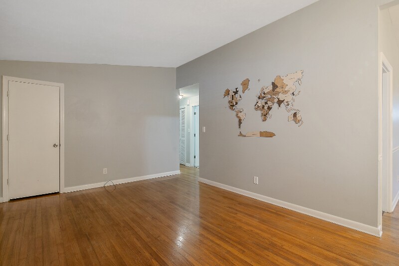 Building Photo - 4442 Wellington Dr