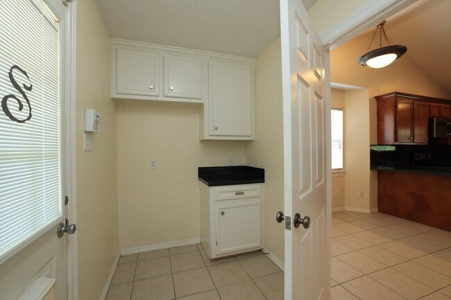 Building Photo - 22719 Rainfern Dr