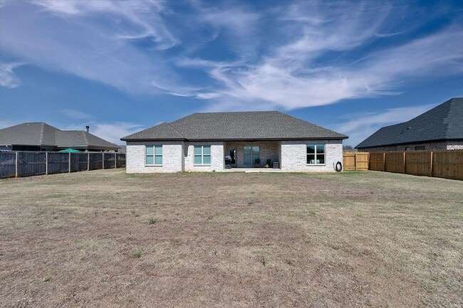 Building Photo - Available June 1, 2026