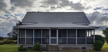 Building Photo - 3269 Georgia 296