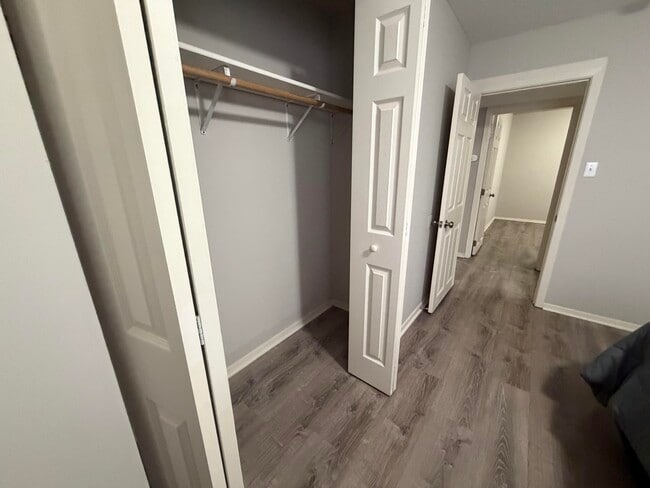 Building Photo - 202 Wheaton Ct