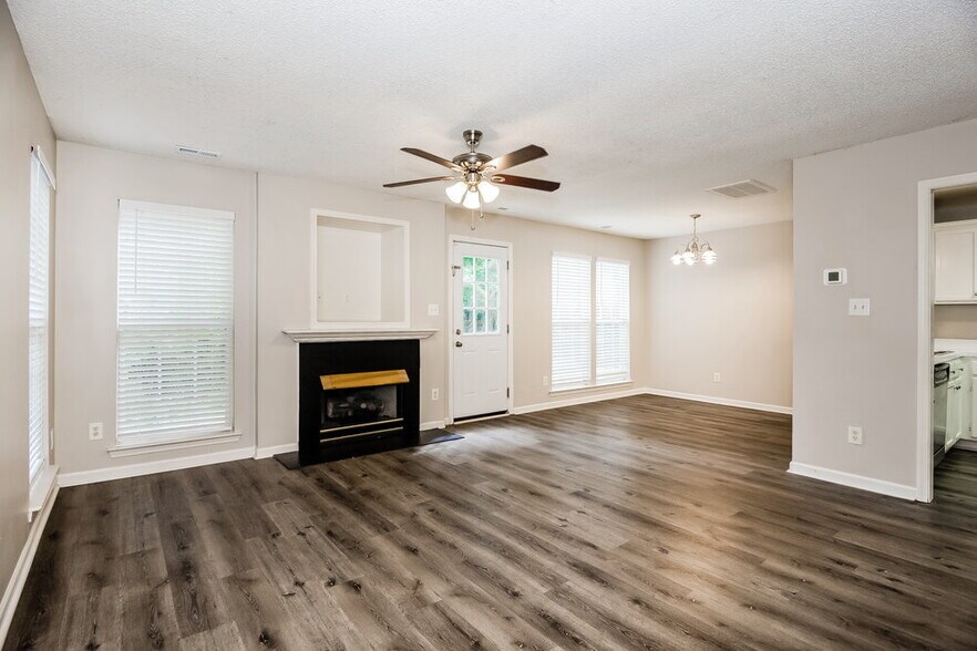 Building Photo - 120 W Walnut Ave