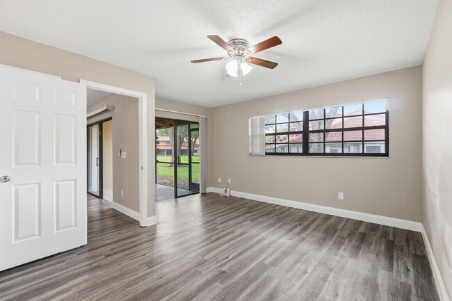 Building Photo - 3 bedroom condo