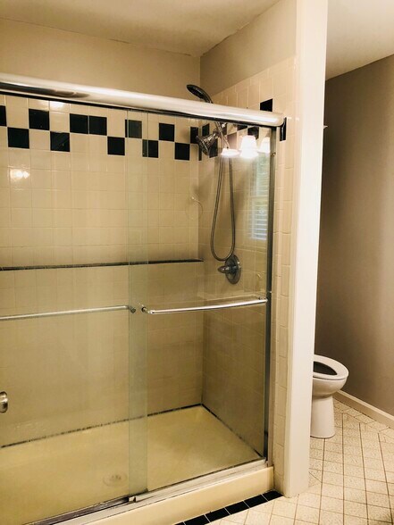 Attached master bath gives you privacy and your own little sanctuary! - 3 Tyrol Ct