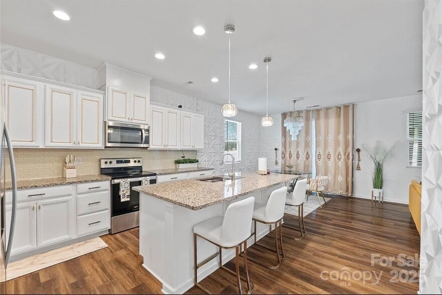 Building Photo - 14027 Ridgewater Way