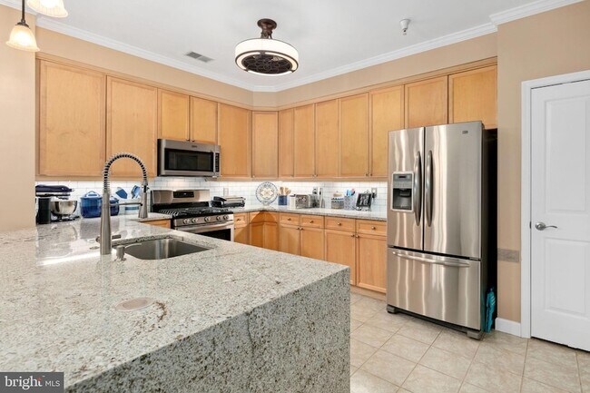Building Photo - 440 Belmont Bay Dr