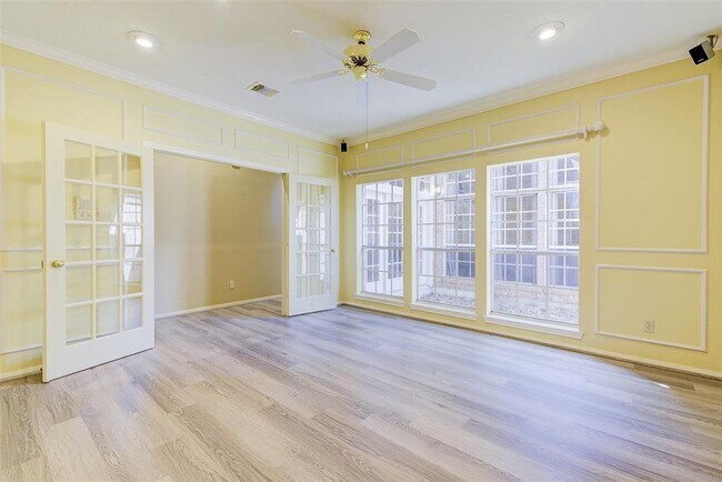 Building Photo - 16606 Shadow Path Dr