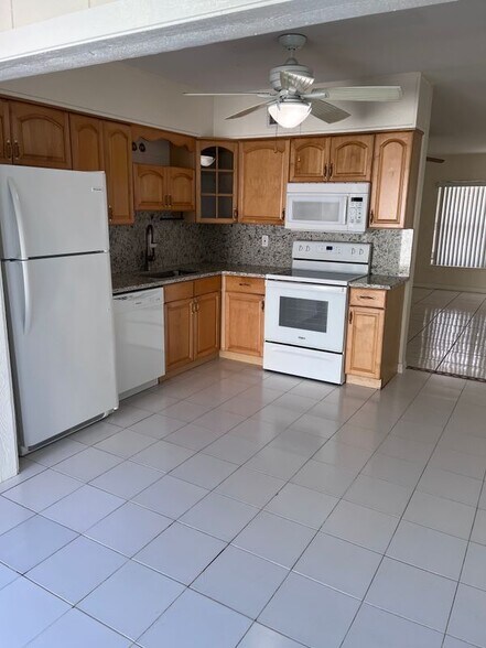 Building Photo - 1142 Binney Dr