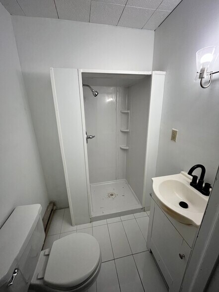 Building Photo - 33 W Commerce St