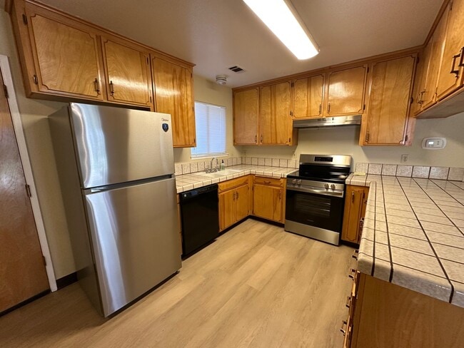 Building Photo - 48425 Victoria Ln