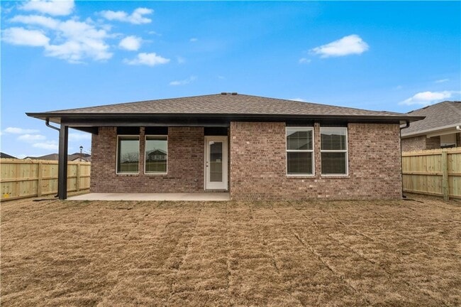 Building Photo - 114 S Maroon Ave