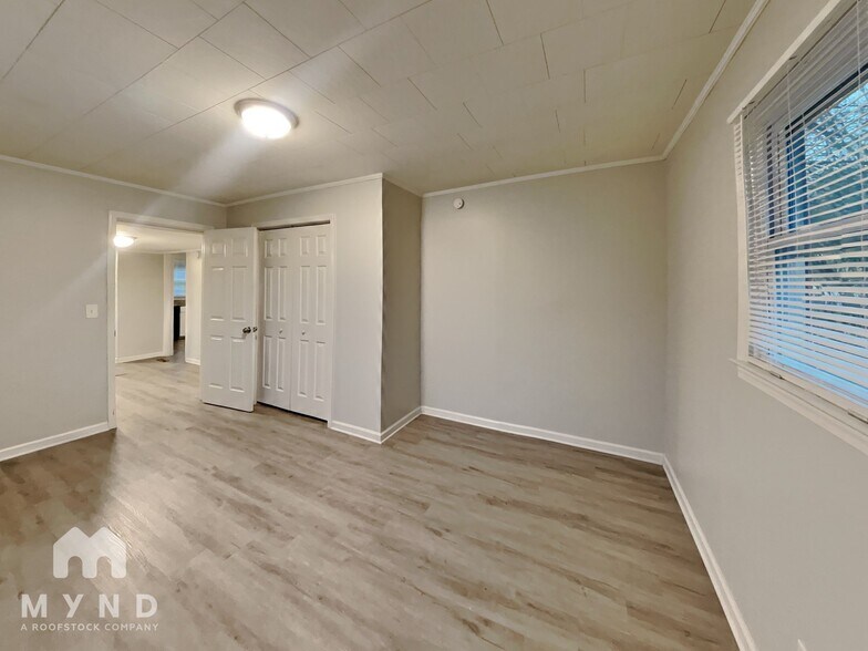 Building Photo - 111 Johnson Dr
