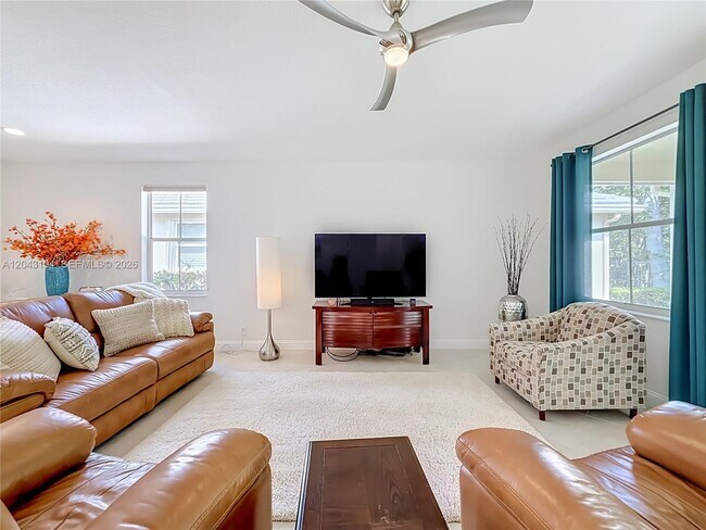 Building Photo - 1556 Winterberry Ln