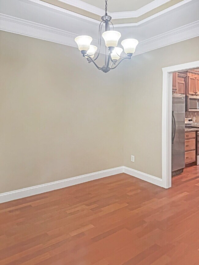 Building Photo - Gorgeous Home Available Immediately in City of Gainesville!