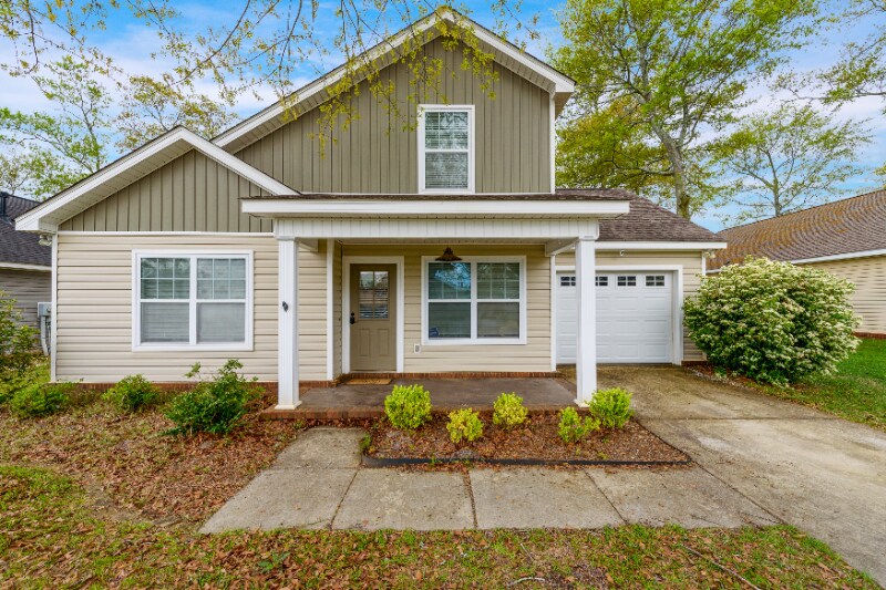 Primary Photo - 209 Winterberry Way