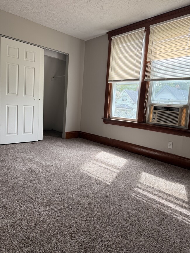 Building Photo - 1740 Minion Ave
