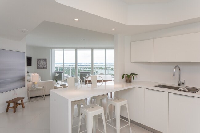 Building Photo - 6301 Collins Ave