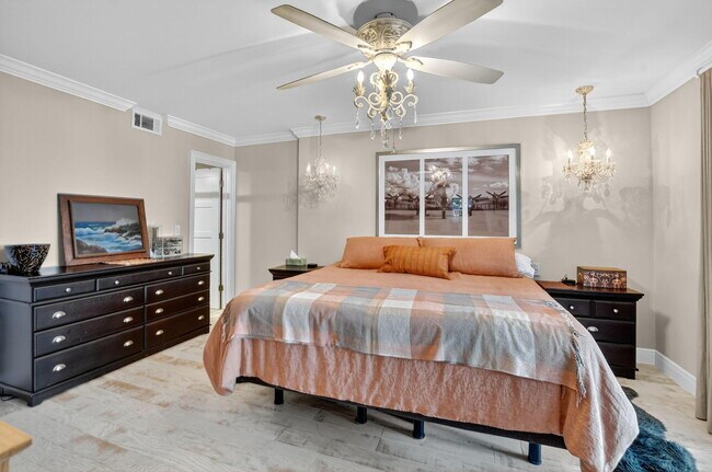 Building Photo - 1099 S Ocean Blvd