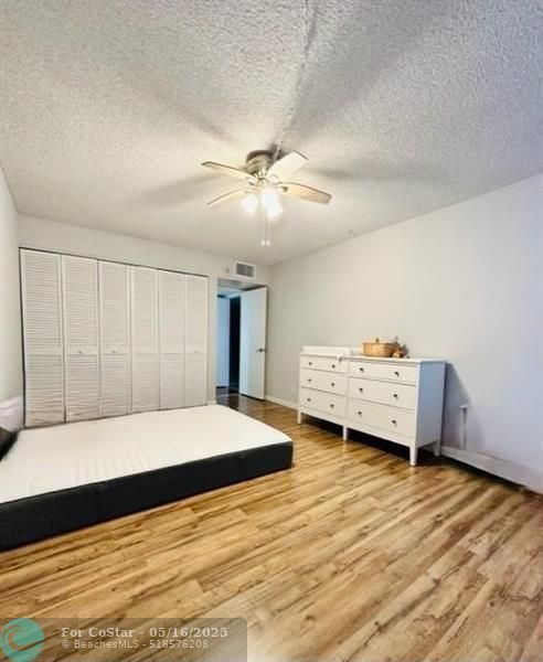 Building Photo - 1150 Hillsboro Mile