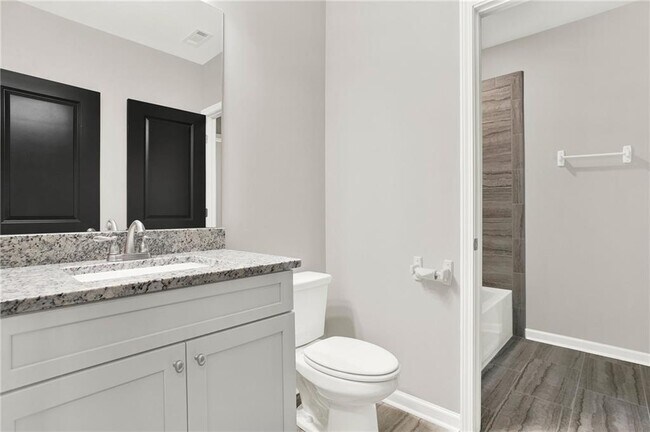 Building Photo - 309 Trappers Bluff