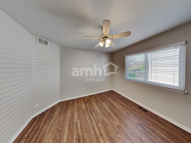 Building Photo - 3131 Melbourne Ln