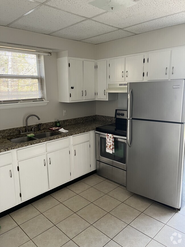 Building Photo - 9965 Summer Breeze Dr