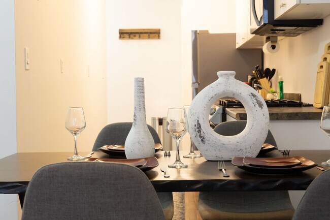 Building Photo - 1435 2nd Ave