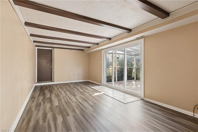 Building Photo - 301 Pepper Mill Ct