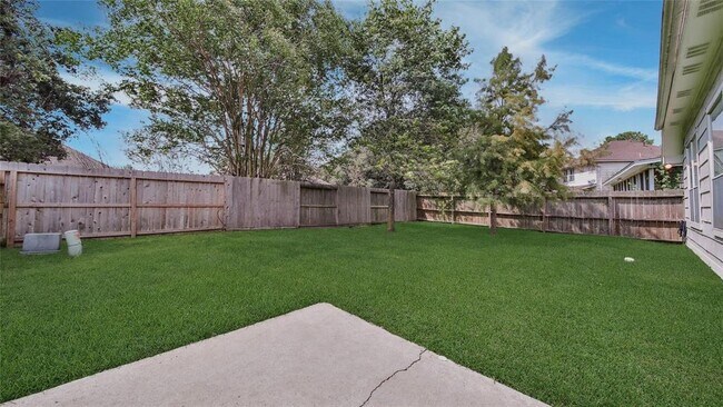 Building Photo - 9719 Goldenglade Dr