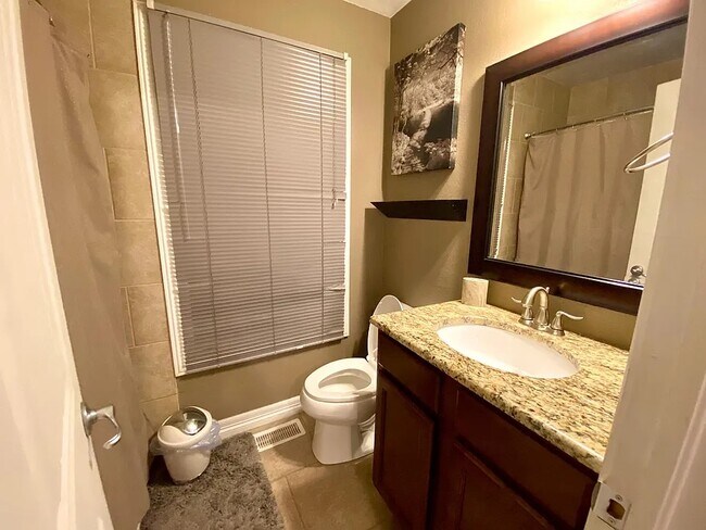 Your own bathroom with shower/tub - 1996 S Cherry St