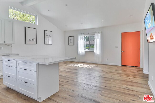Building Photo - 11801 Albers St