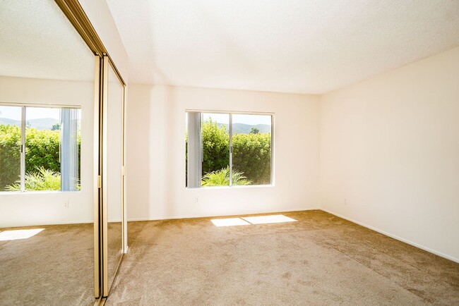 Building Photo - Great 2-bedroom condo in San Marcos availa...