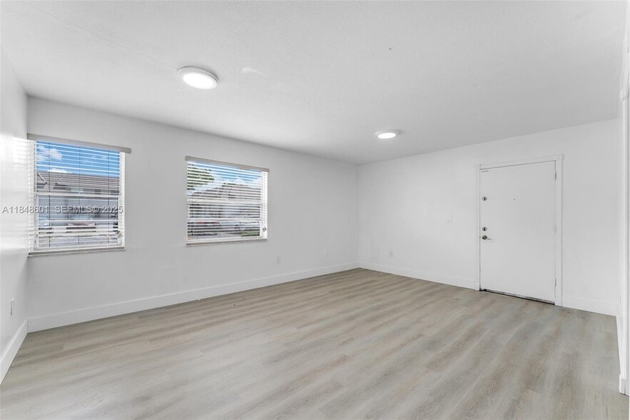 Building Photo - 6911 SW 129th Ave