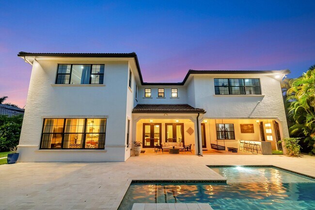 Building Photo - 17710 Cadena Dr