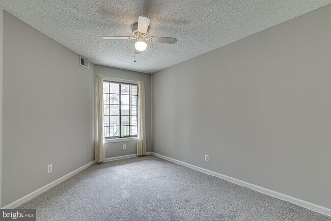 Building Photo - 6015 Curtier Dr