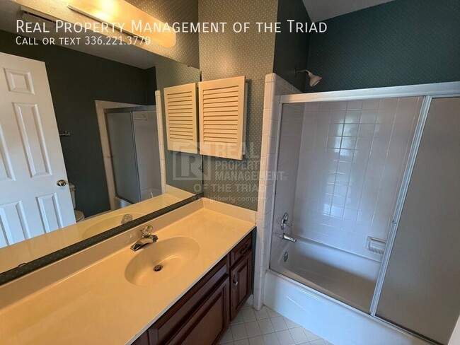 Building Photo - 1100 Yellowbell Pl