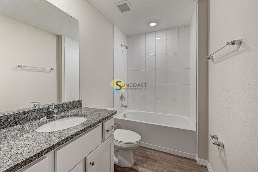 Building Photo - 9532 Hood Rd